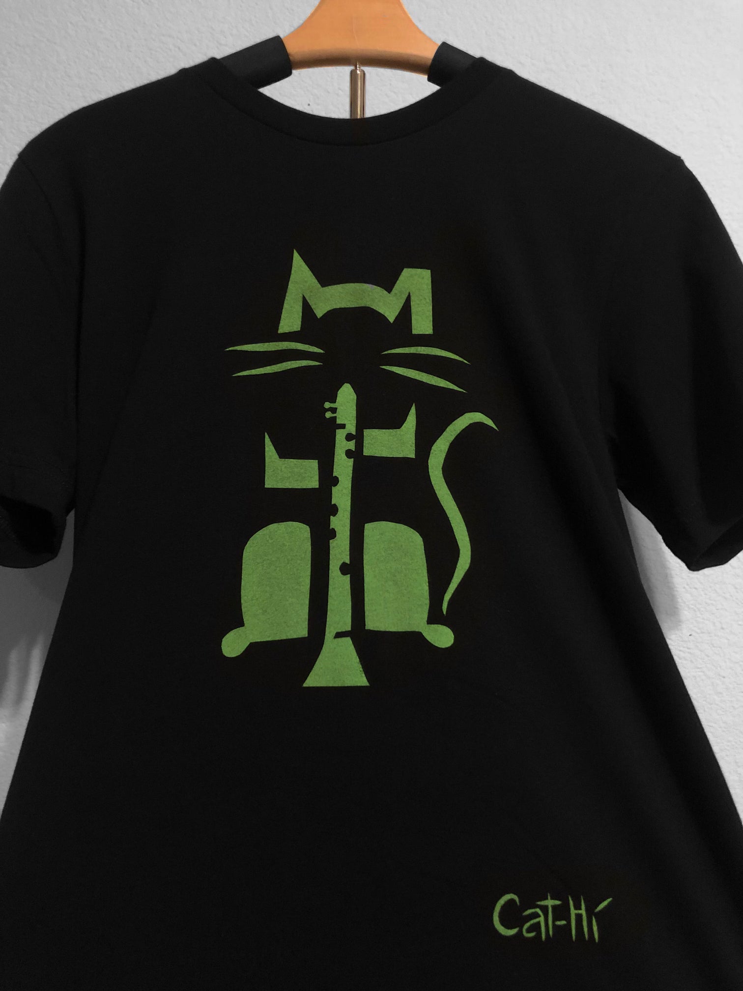 Cat-Hi - Clarinet Cat Shirt - M